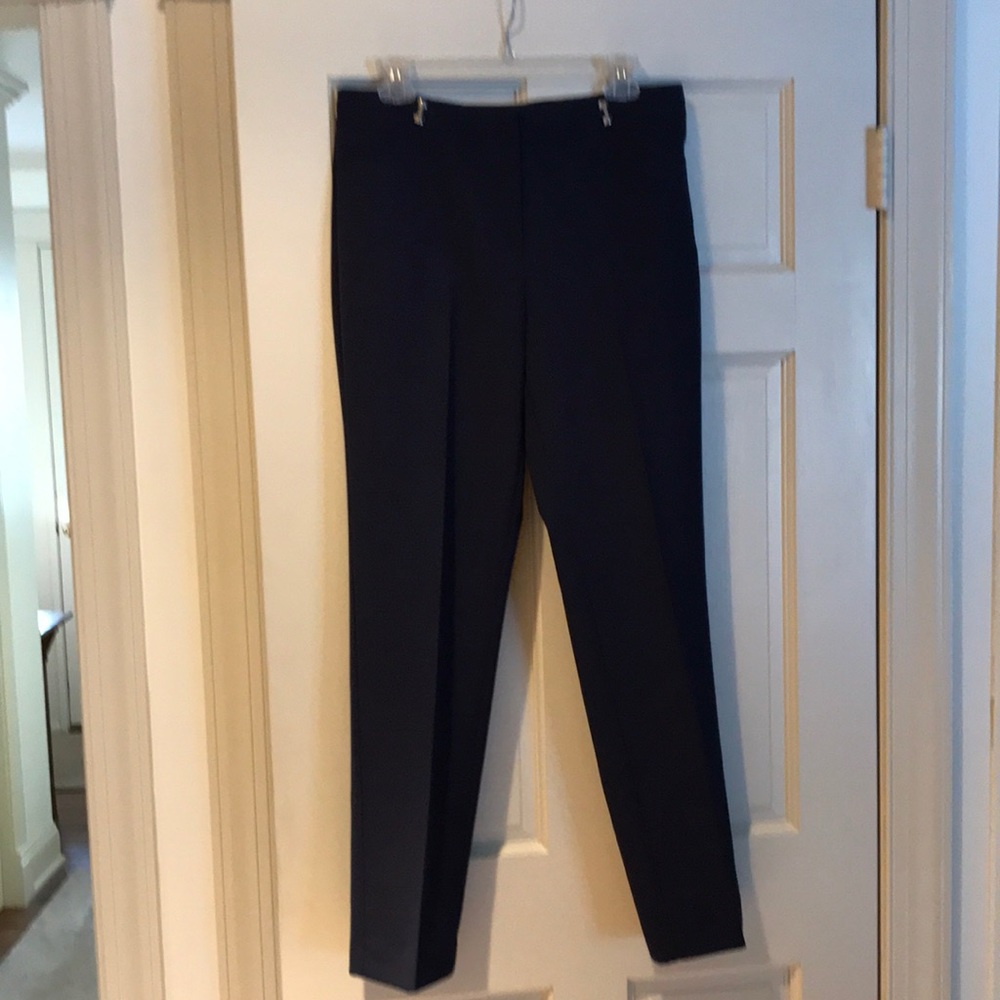 Ladies navy dress pants, size 8, Zac & Rachel, Great condition!